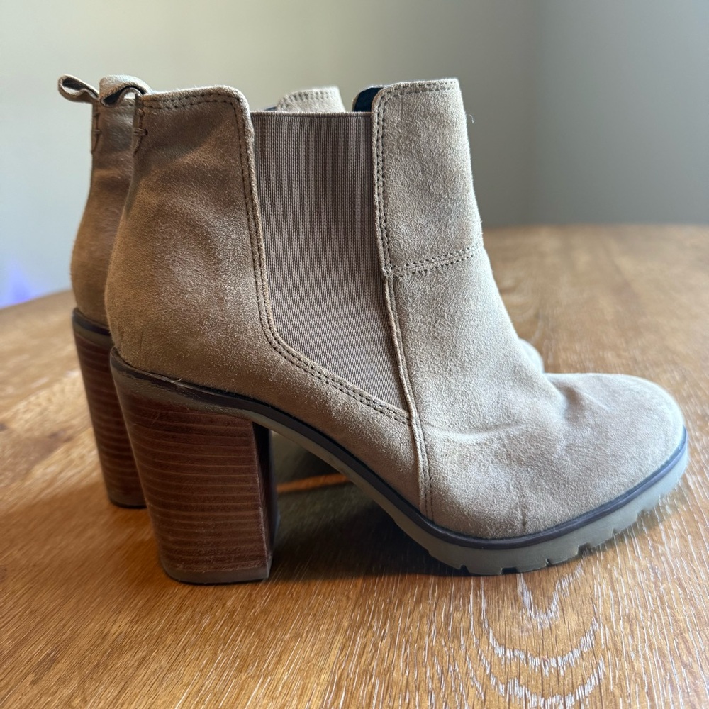 Crevo Tan Alicia Chelsea Hiker Heel Suede Heeled Boots Size 8